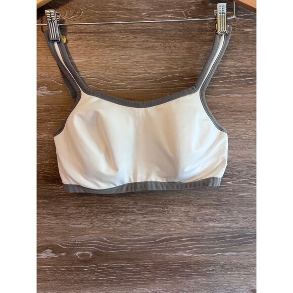 Natori Sports Bra White size 32D Adjustable Straps Under wire - Picture 1 of 9